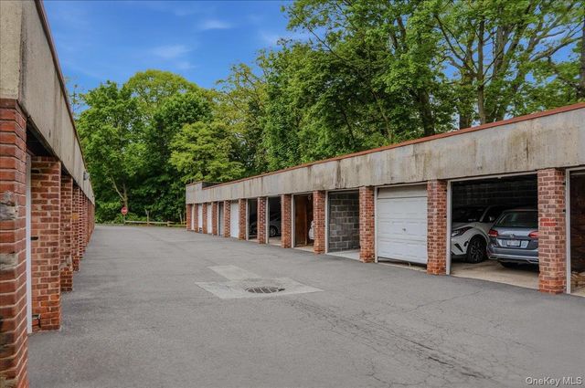 94 Pinewood Road 3D, Hartsdale, NY 10503