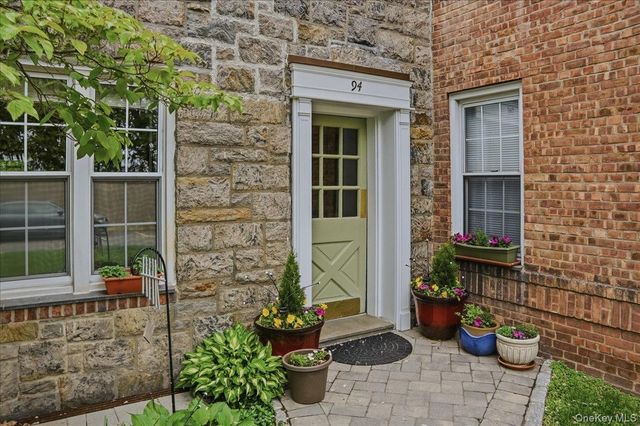 94 Pinewood Road 3D, Hartsdale, NY 10503
