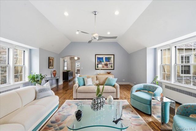 94 Pinewood Road 3D, Hartsdale, NY 10503