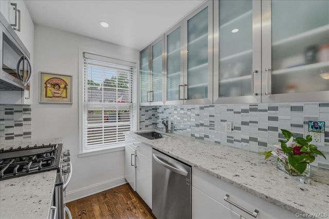 94 Pinewood Road 3D, Hartsdale, NY 10503