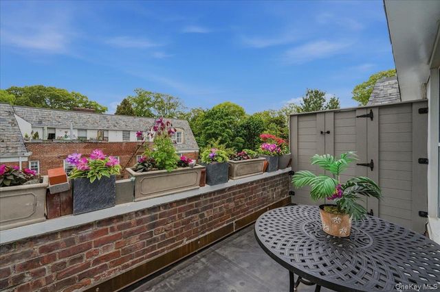 94 Pinewood Road 3D, Hartsdale, NY 10503
