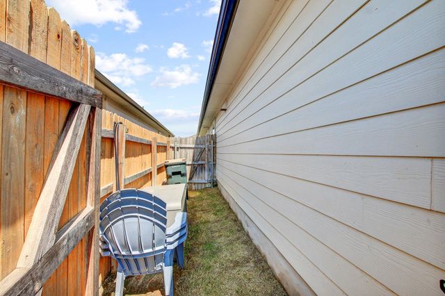 140 Texas Palmetto CIR, Kyle, TX 78640