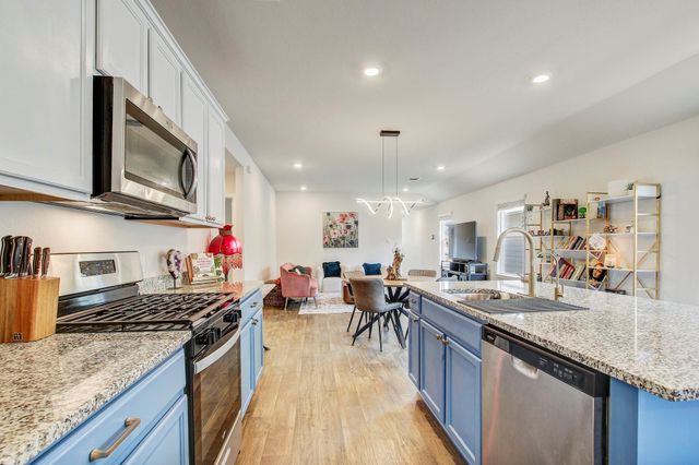 140 Texas Palmetto CIR, Kyle, TX 78640