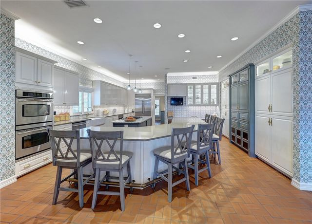 334 Pebble Beach Dr, Portland, TX 78374