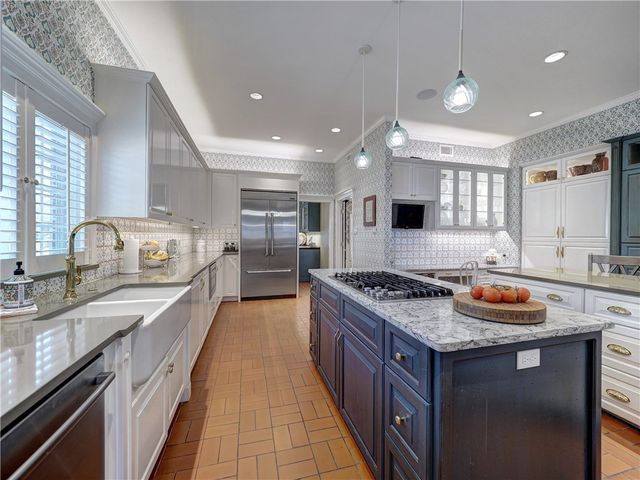 334 Pebble Beach Dr, Portland, TX 78374