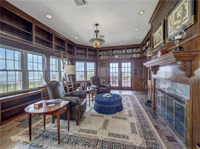 334 Pebble Beach Dr, Portland, TX 78374