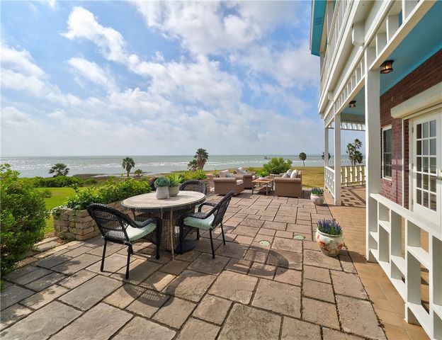 334 Pebble Beach Dr, Portland, TX 78374