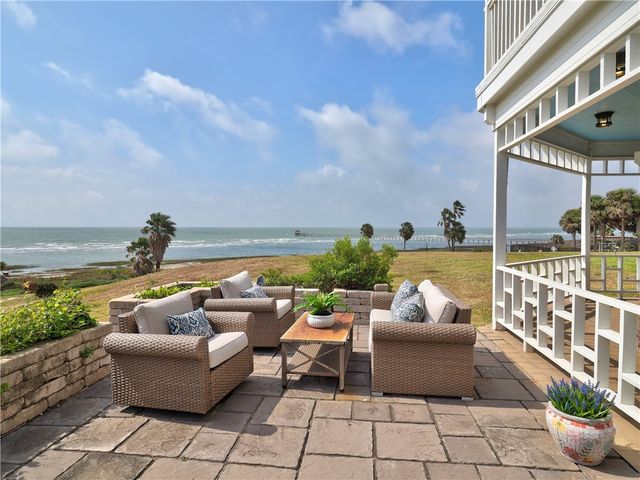 334 Pebble Beach Dr, Portland, TX 78374