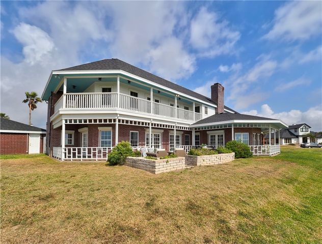 334 Pebble Beach Dr, Portland, TX 78374