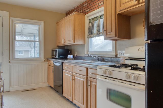 1423 Olmstead Street, Owosso, MI 48867