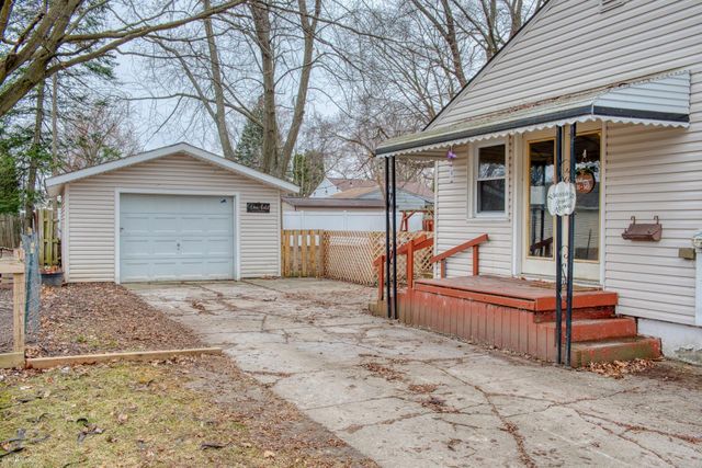 1423 Olmstead Street, Owosso, MI 48867
