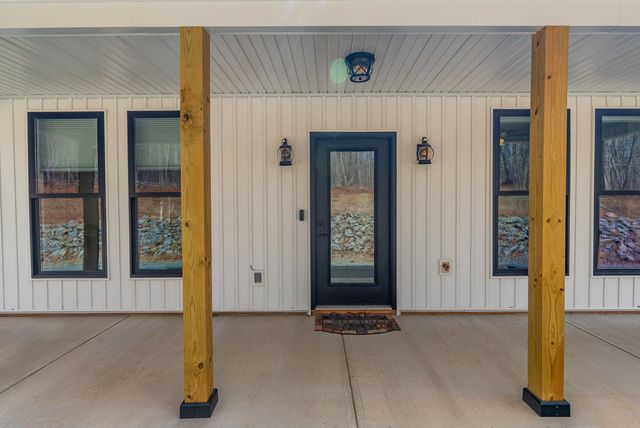 2409 Old Firetrail RD, Huddleston, VA 24104