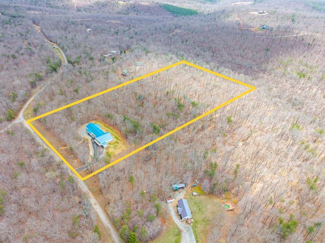 2409 Old Firetrail RD, Huddleston, VA 24104