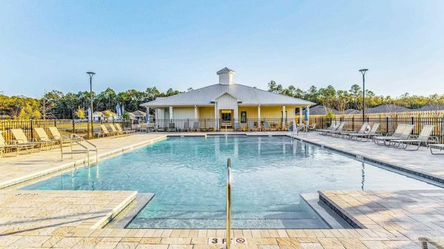 6532 Firefly Dr, Milton, FL 32583