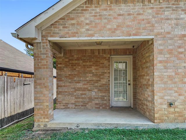 6220 Reddenson Drive, Fort Worth, TX 76132