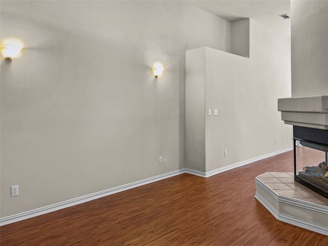 6220 Reddenson Drive, Fort Worth, TX 76132