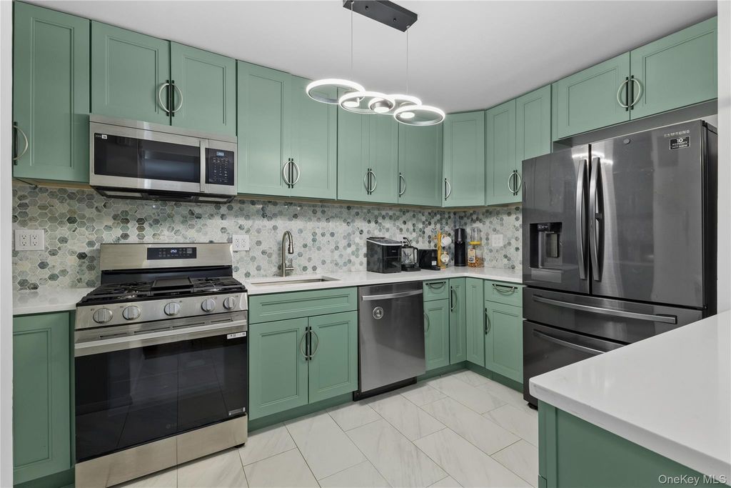 2500 Johnson Avenue 4K, Bronx, NY 10463 — photo 4