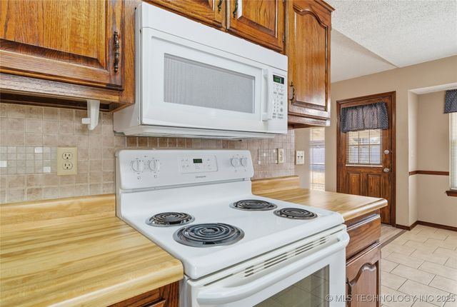 4433 W Reno Street, Broken Arrow, OK 74012