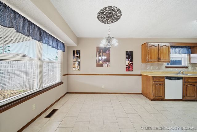 4433 W Reno Street, Broken Arrow, OK 74012