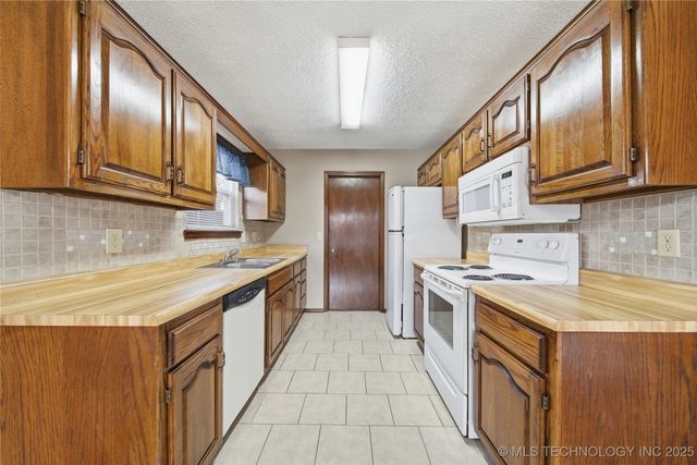 4433 W Reno Street, Broken Arrow, OK 74012