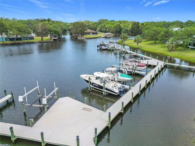 11122 W COVE HARBOR DRIVE 112, Crystal River, FL 34428