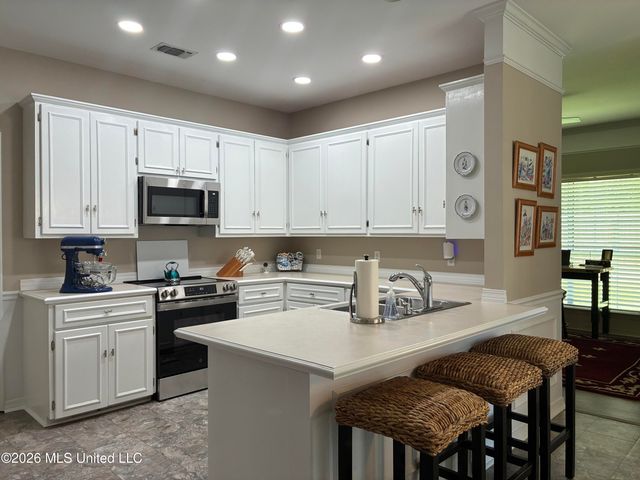 687 Hilo Way, Diamondhead, MS 39525