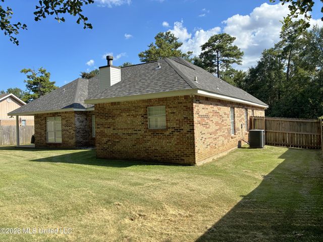 687 Hilo Way, Diamondhead, MS 39525