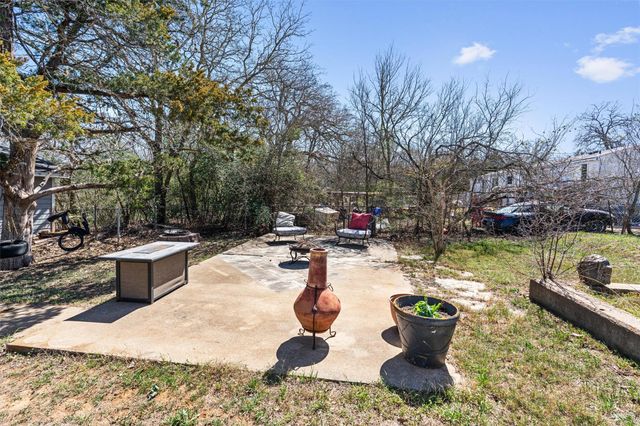 137 Scarlet Oaks DR, Dale, TX 78616