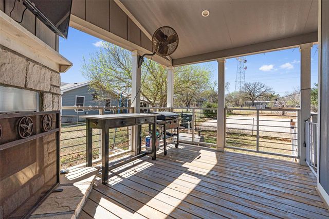 137 Scarlet Oaks DR, Dale, TX 78616