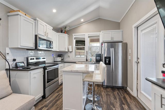 137 Scarlet Oaks DR, Dale, TX 78616