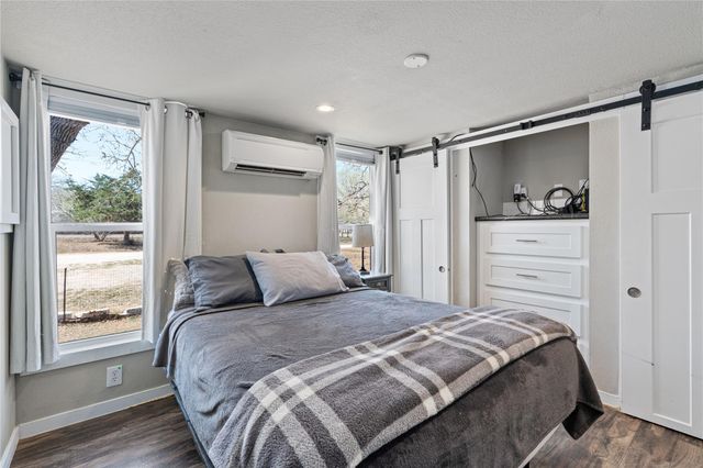 137 Scarlet Oaks DR, Dale, TX 78616