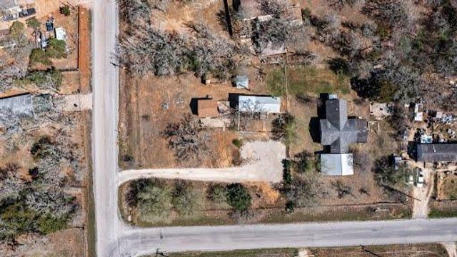 137 Scarlet Oaks DR, Dale, TX 78616