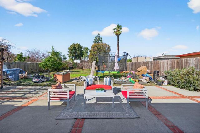 1131 Bishop Avenue, Hayward, CA 94544