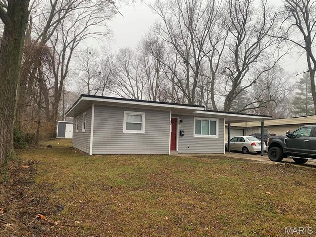 52 Marquette Drive, Florissant, MO 63031