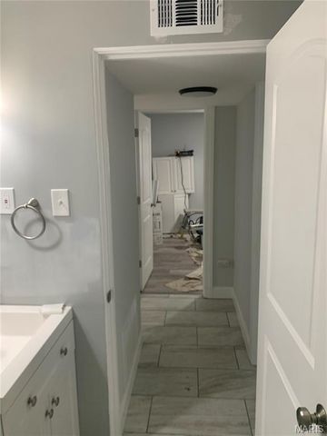 52 Marquette Drive, Florissant, MO 63031