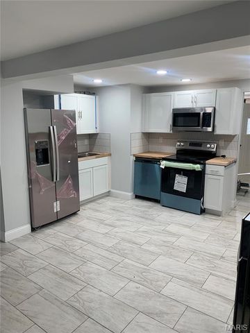 52 Marquette Drive, Florissant, MO 63031