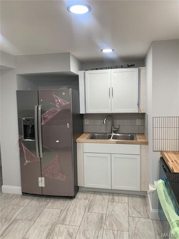 52 Marquette Drive, Florissant, MO 63031