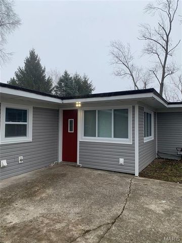 52 Marquette Drive, Florissant, MO 63031