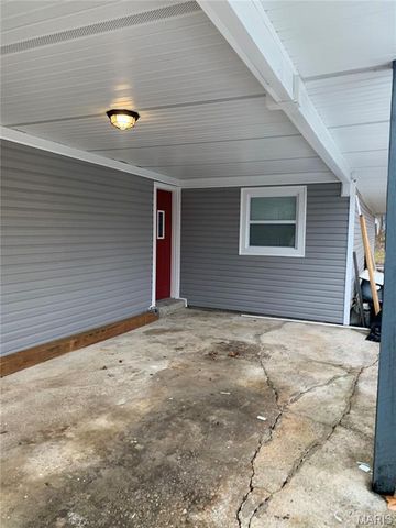 52 Marquette Drive, Florissant, MO 63031