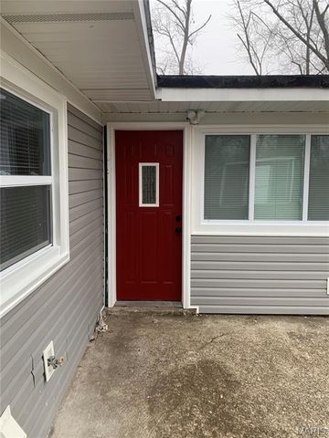 52 Marquette Drive, Florissant, MO 63031