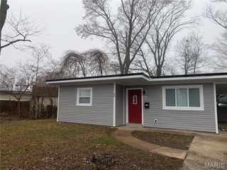 52 Marquette Drive, Florissant, MO 63031