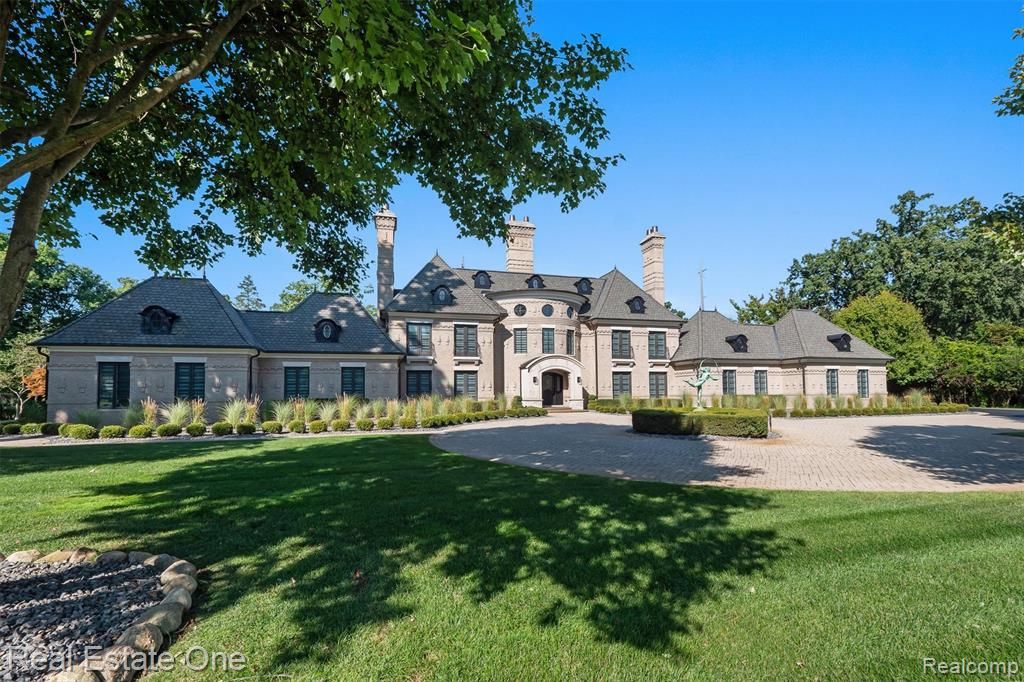 1343 Orchard Ridge Road, Bloomfield Hills, MI 48304