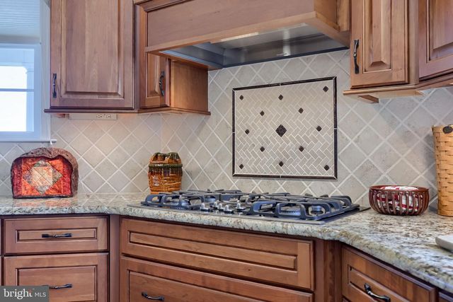 217 HAUER TER, Spring Grove, PA 17362