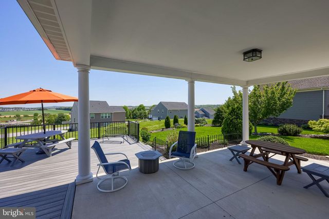 217 HAUER TER, Spring Grove, PA 17362