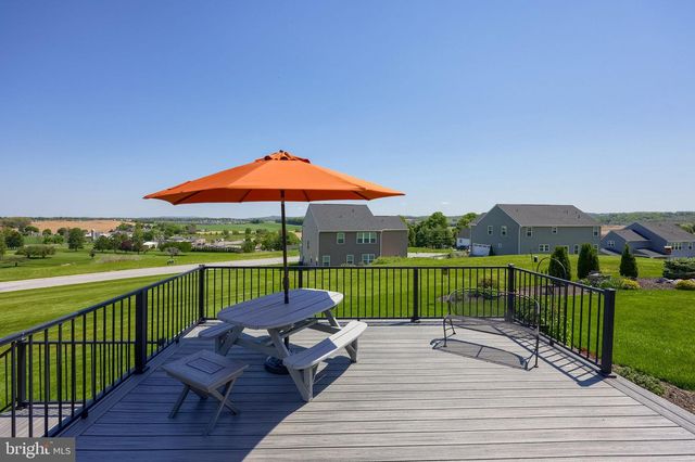 217 HAUER TER, Spring Grove, PA 17362