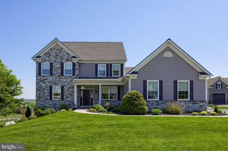 217 HAUER TER, Spring Grove, PA 17362