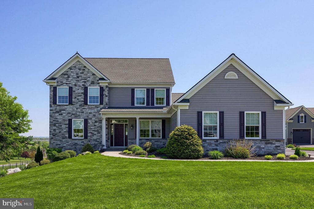217 HAUER TER, Spring Grove, PA 17362