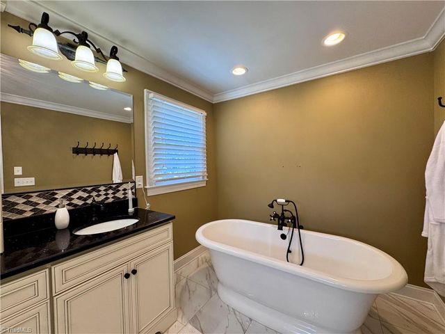 3390 Sally Kirk Road, Winston-salem, NC 27106