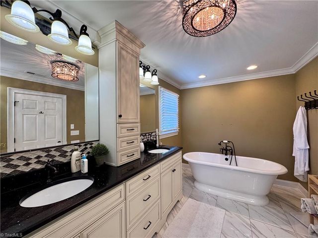 3390 Sally Kirk Road, Winston-salem, NC 27106