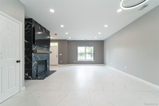 29987 Marigold Drive, Southfield, MI 48076